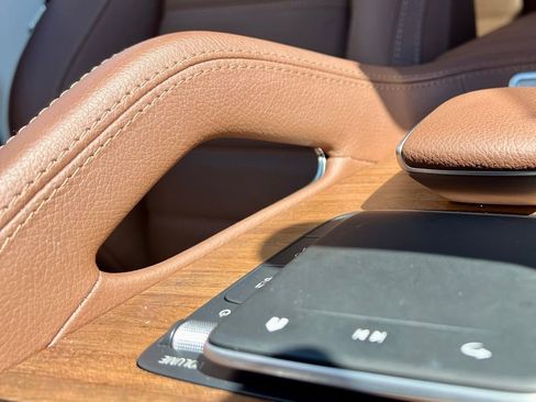 Certified 2024 Mercedes-Benz GLS 450 4MATIC image 43