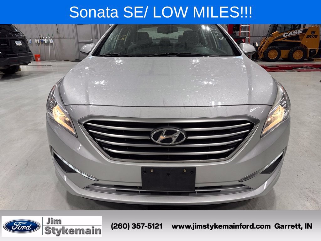 Used 2015 Hyundai Sonata SE w/ Option Group 09 FWD image 10