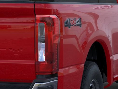 New 2026 Ford F250 XL w/ XL Driver Assist Package AWD/4WD image 22