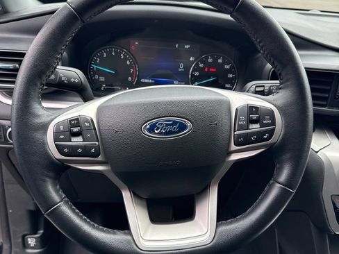 Certified 2022 Ford Explorer XLT w/ Equipment Group 202A AWD/4WD image 19