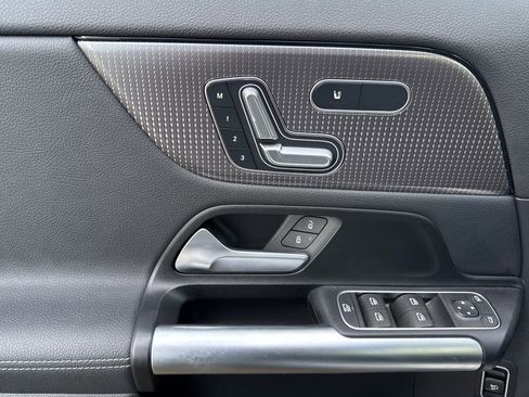 Used 2023 Mercedes-Benz GLA 250 4MATIC image 11