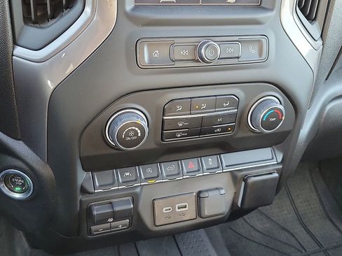 Used 2023 Chevrolet Silverado 1500 Custom image 17