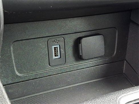 Used 2019 Ford Escape SE image 23