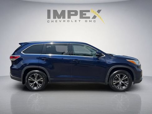 Used 2016 Toyota Highlander XLE AWD/4WD image 6