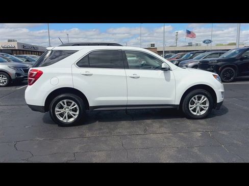 Used 2017 Chevrolet Equinox LT w/ Convenience Package FWD image 9