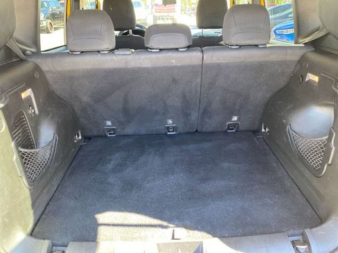 Used 2017 Jeep Renegade Latitude image 30