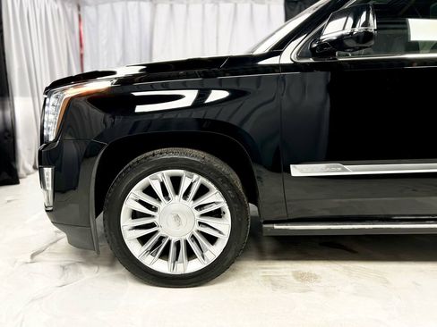 Used 2015 Cadillac Escalade ESV Platinum image 12