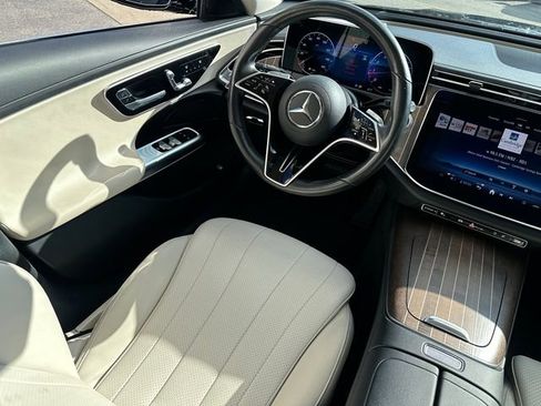 Used 2025 Mercedes-Benz E 350 4MATIC Sedan image 20