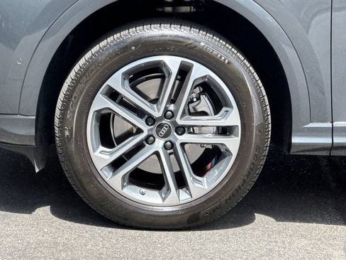Certified 2025 Audi Q5 Premium w/ Convenience Package AWD/4WD image 38