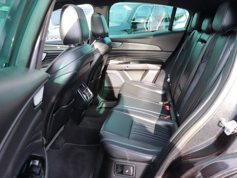 Used 2023 Maserati Grecale GT image 12