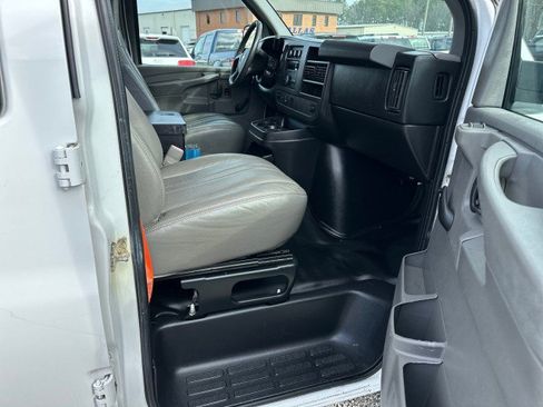 Used 2013 Chevrolet Express 2500 image 25