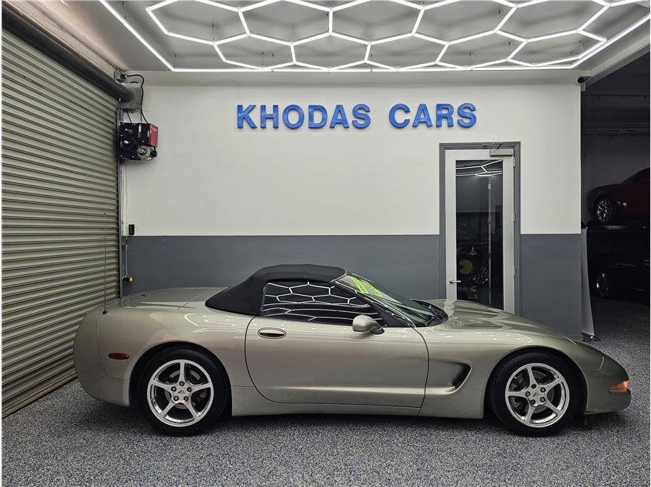 Used 2000 Chevrolet Corvette Convertible w/ Performance Handling Pkg RWD image 5