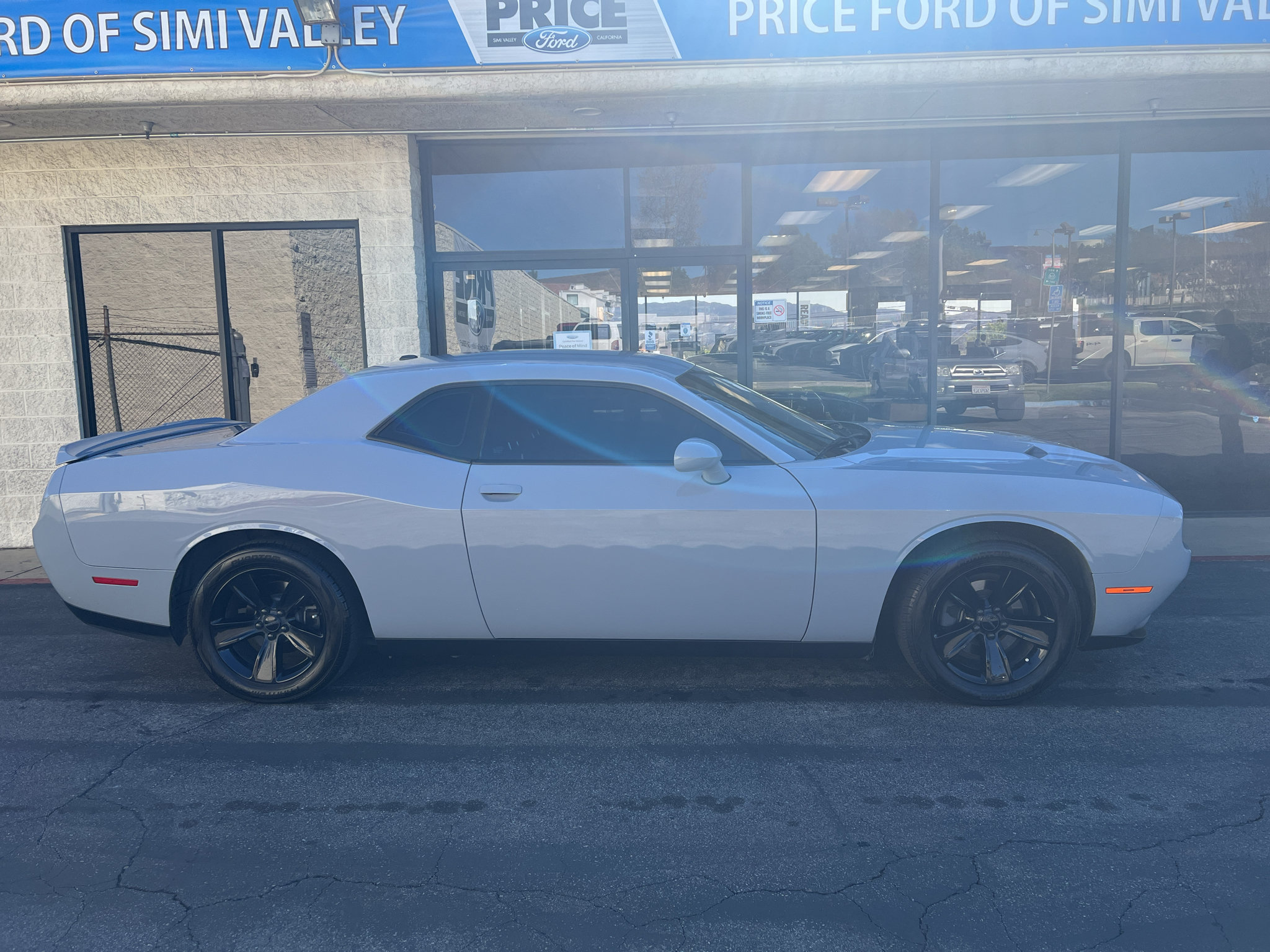 Used 2020 Dodge Challenger SXT RWD image 3