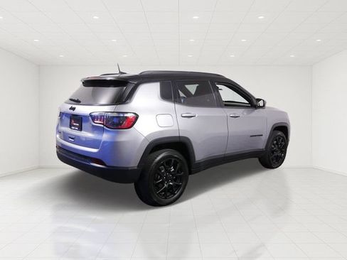 Certified 2024 Jeep Compass Latitude w/ Convenience Group AWD/4WD image 7