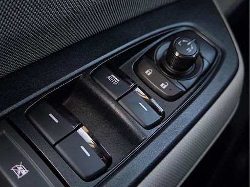 Certified 2025 Subaru Forester image 17