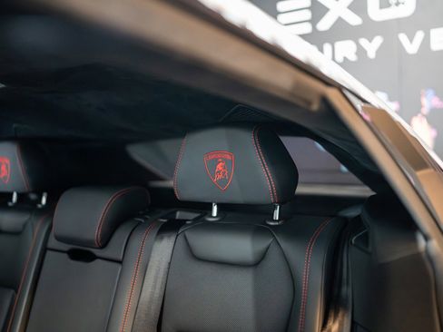 Used 2019 Lamborghini Urus image 15