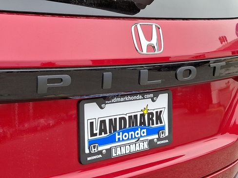 New 2025 Honda Pilot Sport image 19
