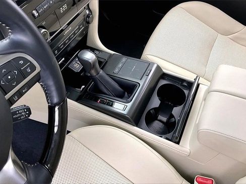 Used 2023 Lexus GX 460 Premium image 16