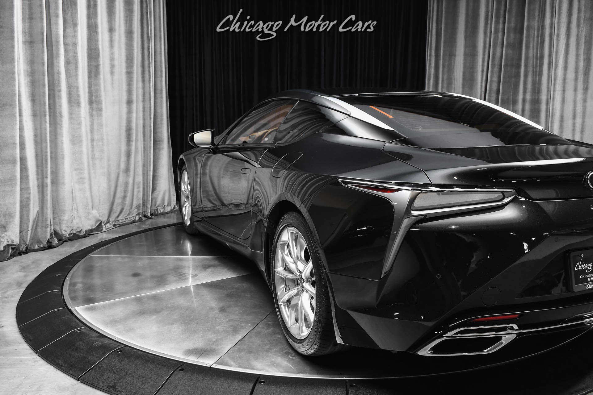 Used 2018 Lexus LC 500 Coupe w/ Touring Package RWD image 32