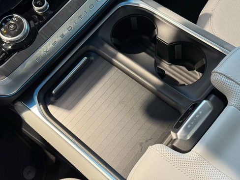 New 2025 Ford Expedition Max Platinum w/ Platinum Ultimate Package image 31