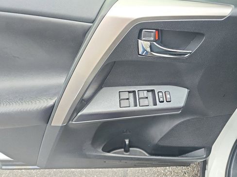 Used 2018 Toyota RAV4 XLE image 20