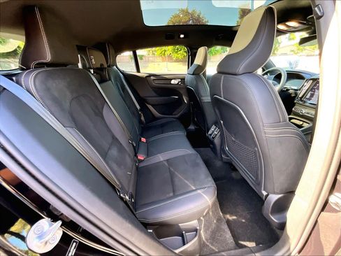 Used 2023 Volvo C40 P8 Recharge Plus w/ Protection Package Premier AWD/4WD image 29