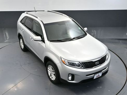 Used 2015 Kia Sorento LX image 52