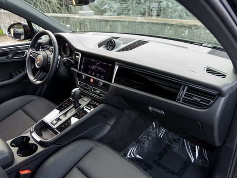 Certified 2025 Porsche Macan image 53
