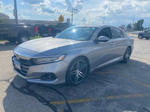Used 2022 Honda Accord Touring image 2