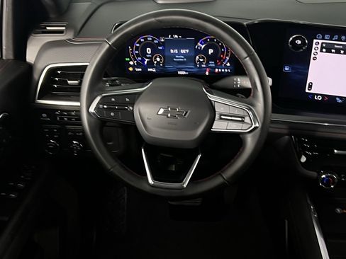 Used 2025 Chevrolet Suburban RST image 16