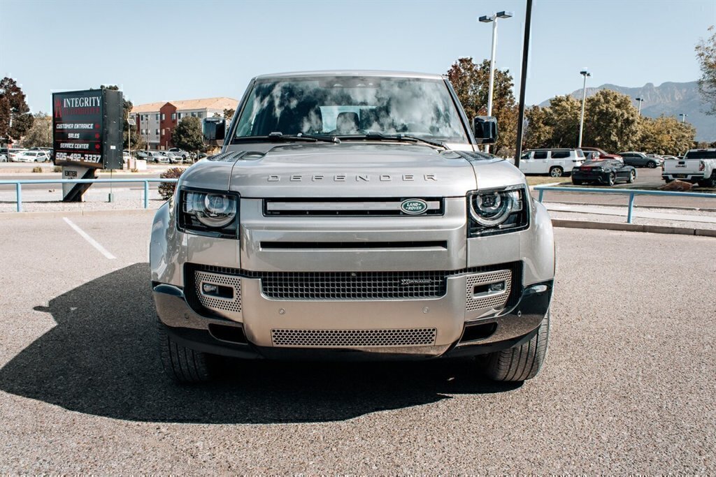 Used 2022 Land Rover Defender 90 X-Dynamic SE AWD/4WD image 2