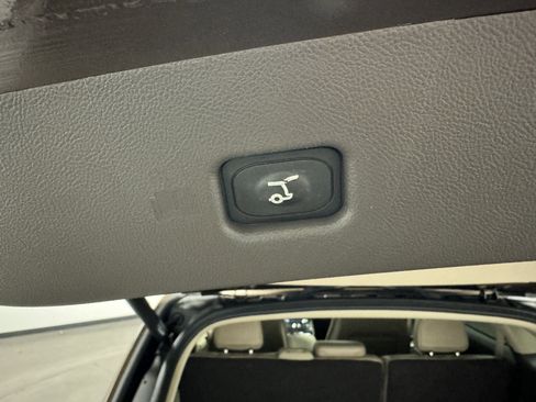 Used 2022 Lincoln Nautilus Reserve w/ Equipment Group 201A image 13