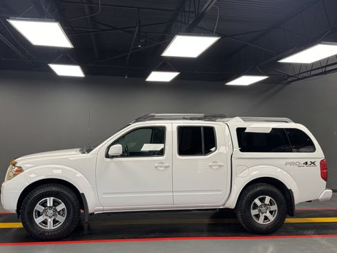 Used 2012 Nissan Frontier PRO-4X w/ Pro-4x Luxury Pkg image 3