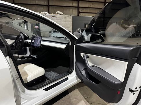 Used 2021 Tesla Model 3 Standard Range Plus image 25