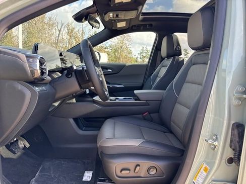New 2026 Chevrolet Equinox LT w/ Convenience Package II image 28