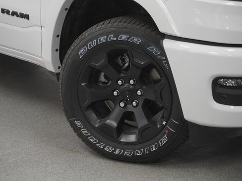 New 2026 RAM 1500 4x4 Crew Cab image 4