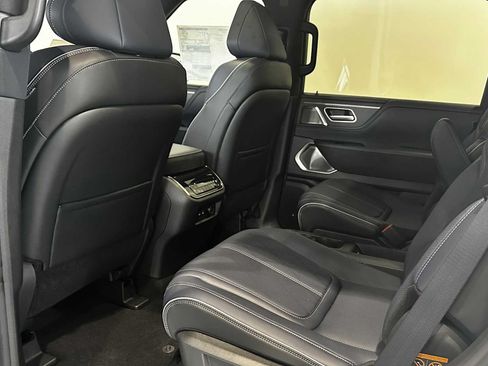 New 2026 INFINITI QX80 4WD image 12