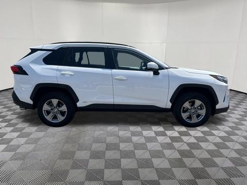 Used 2025 Toyota RAV4 XLE AWD/4WD image 10