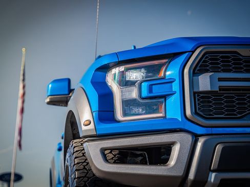 Certified 2019 Ford F150 Raptor w/ Equipment Group 802A Luxury image 11