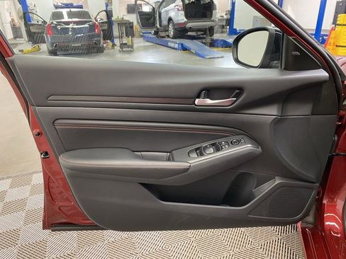 Used 2022 Nissan Altima 2.5 SR image 22