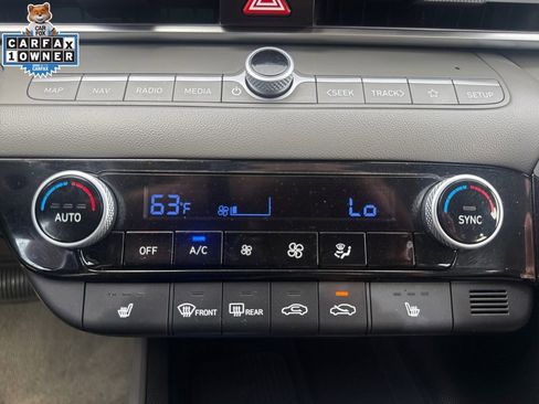 Used 2025 Hyundai Elantra SEL FWD image 29