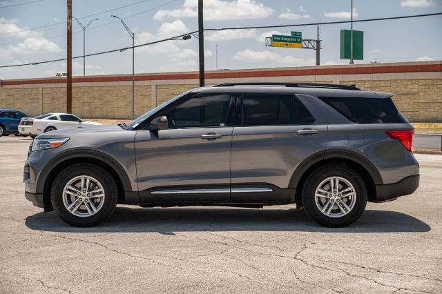 Used 2023 Ford Explorer XLT RWD image 5