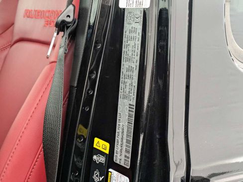 Used 2024 Jeep Wrangler Unlimited Rubicon 392 image 37