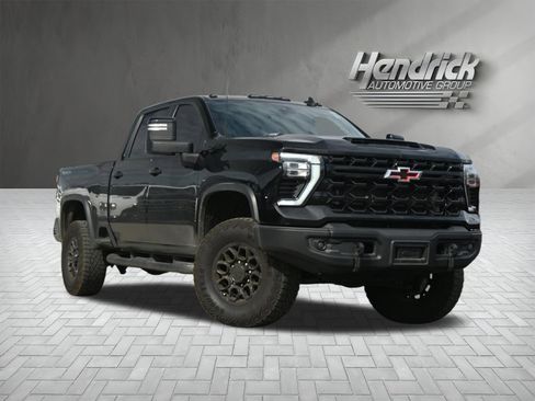 Used 2024 Chevrolet Silverado 2500 ZR2 w/ ZR2 Bison Edition image 2