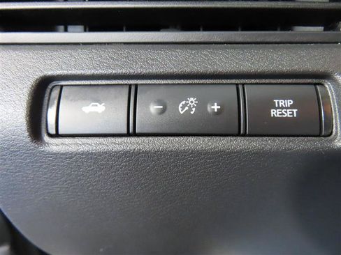 Used 2024 Nissan Altima 2.5 S FWD image 17