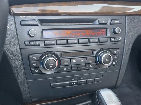 Used 2011 BMW 128i Convertible image 19