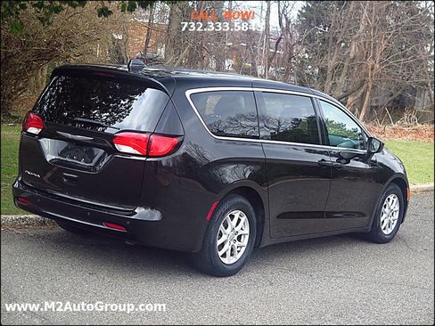Used 2017 Chrysler Pacifica Touring image 20