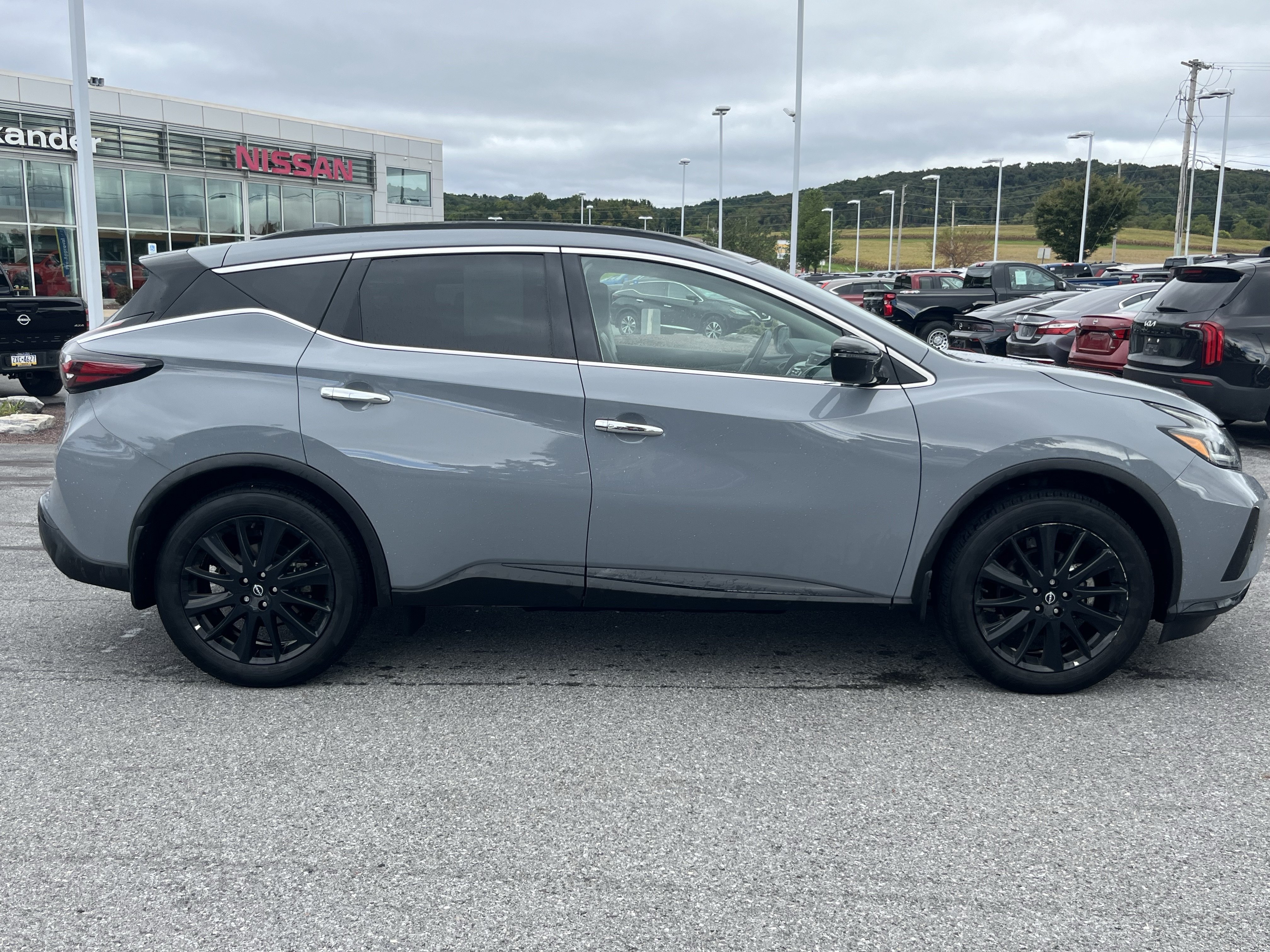 Used 2024 Nissan Murano SV w/ SV Midnight Edition Package AWD/4WD image 2