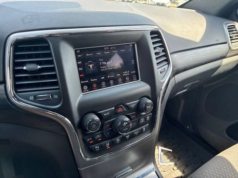 Used 2021 Jeep Grand Cherokee Laredo AWD/4WD image 11
