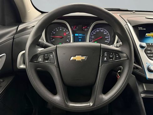 Used 2017 Chevrolet Equinox LS FWD image 17